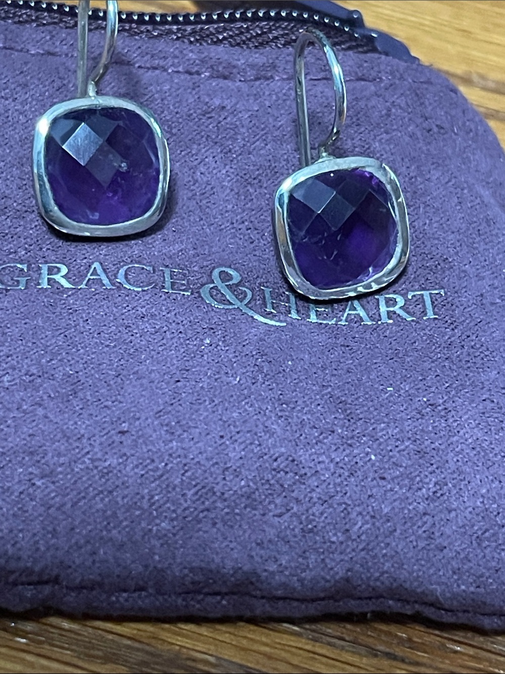 Grace & Heart Noble Earrings